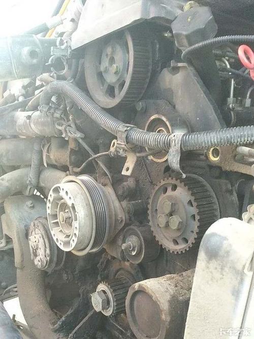 由于国三索菲姆发动机附件箱(油泵)皮带轮齿数与曲轴带轮齿数不成倍数