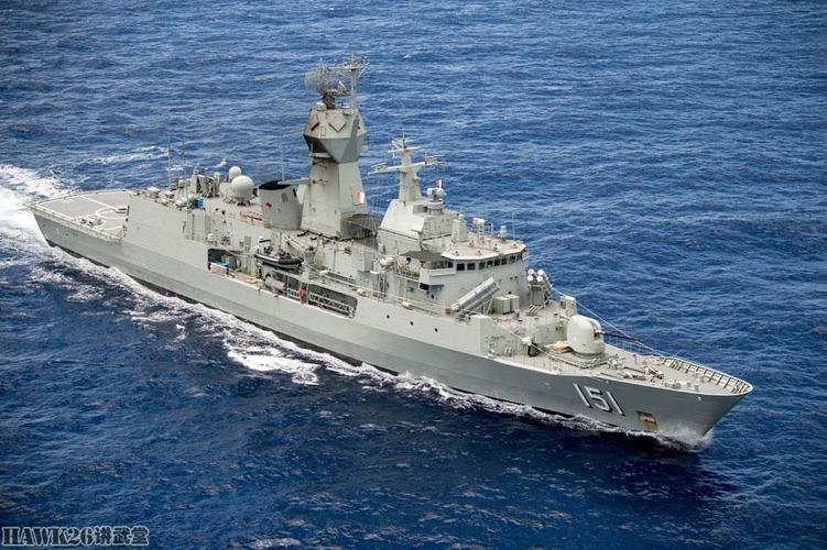 澳大利亚海军两艘护卫舰驶离悉尼港 其中一艘"大脑袋"