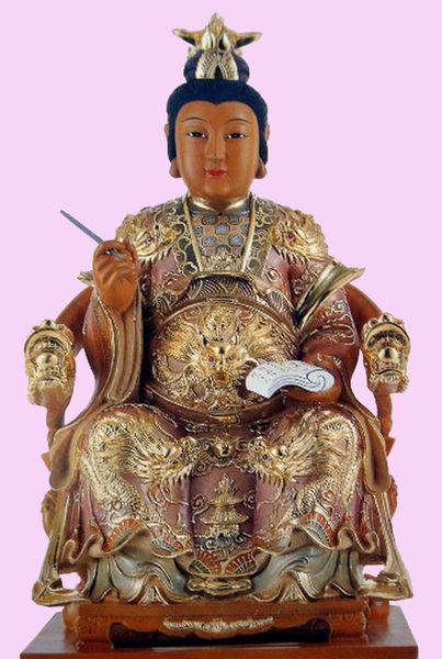 注生娘娘为生育之神,世俱不详其姓氏,或谓临水夫人陈靖姑.