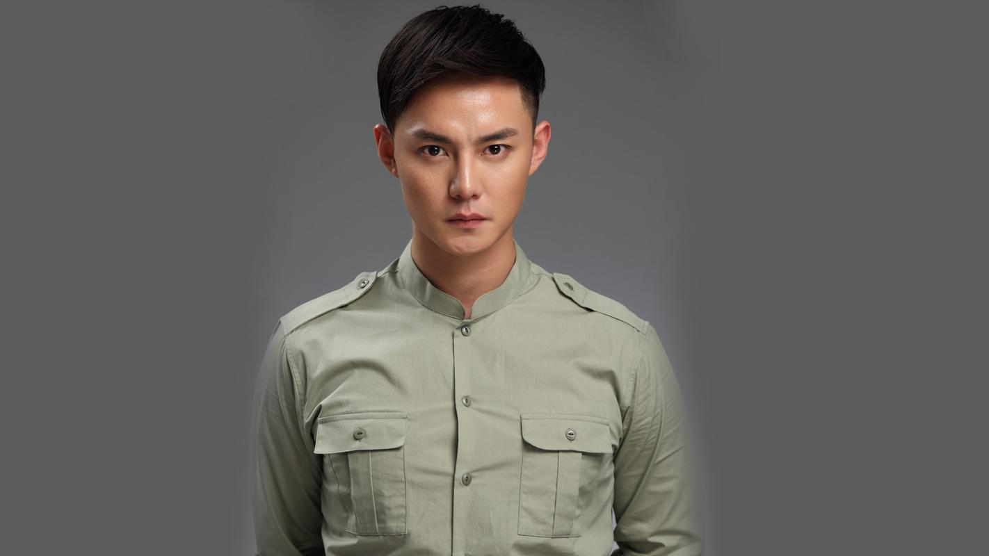 帅哥明星尹正军装写真桌面壁纸图片下载