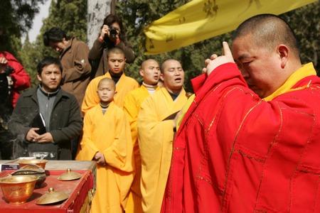 揭秘:少林寺高僧圆寂后,是如何葬入塔林的(组图二)!
