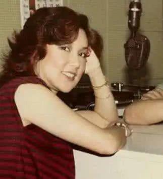 黄夏蕙为富豪连生6娃,却因整容遭抛弃