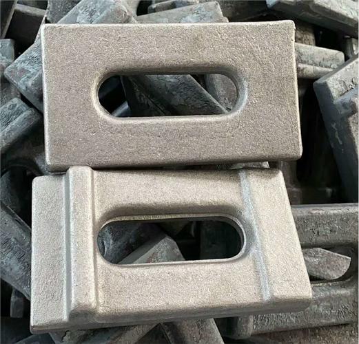 锻造钢轨压板_锻造定做钢轨压板_锻造钢轨压板厂