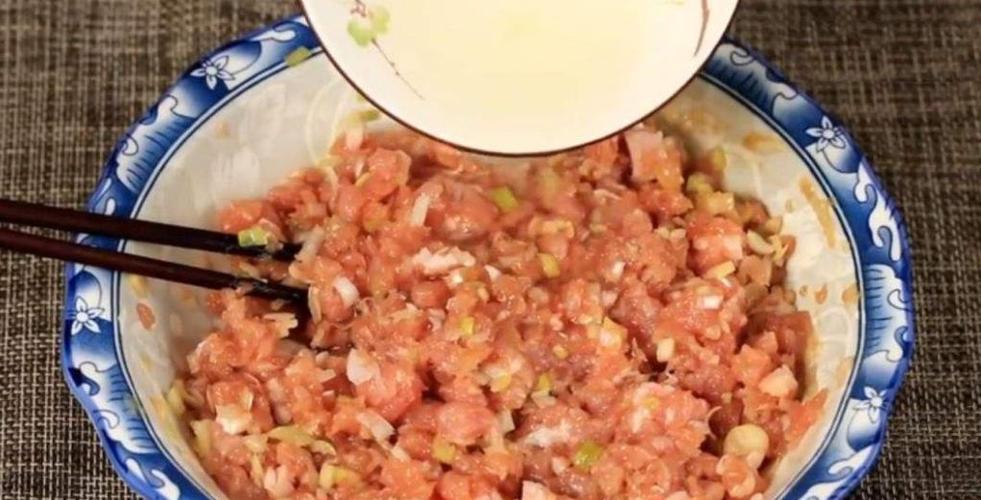 饭店不外传的饺子馅配方,没有复杂的工序和调料,肉馅鲜香无腥味