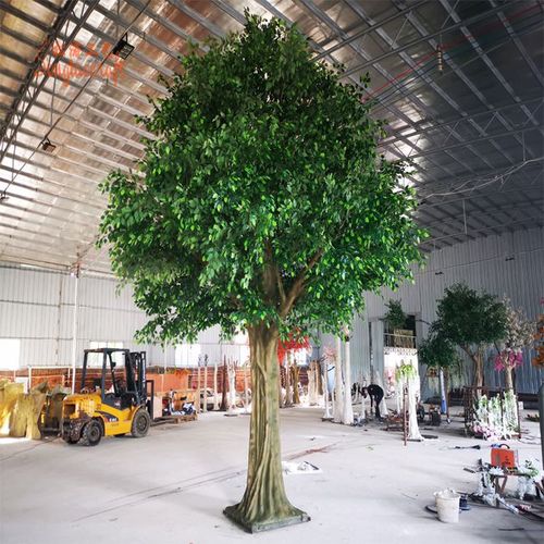 现如今很多的小型古典园林都会采购仿真榕树用来环境装饰,那么那些