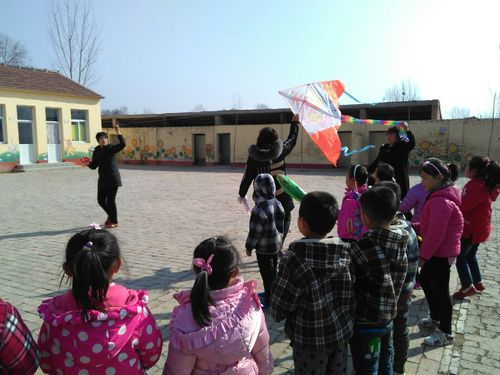 忙趁东风放纸鸢——张圈幼儿园放风筝活动剪影 - 美篇