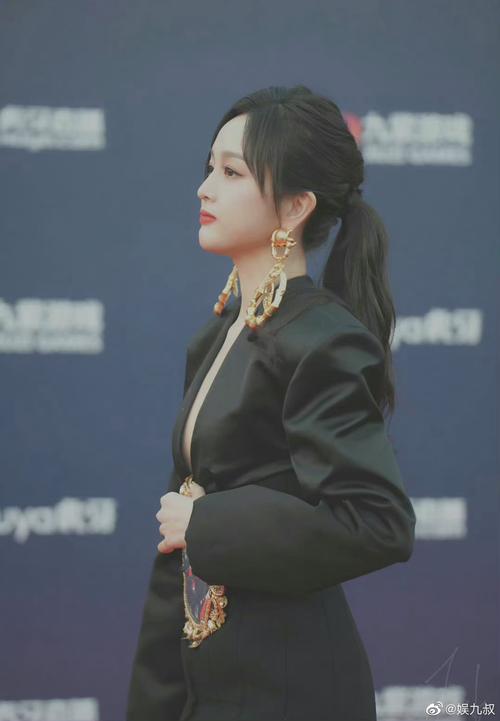 吴宣星非凡之夜红毯造型~|吴宣星|红毯造型_新浪新闻