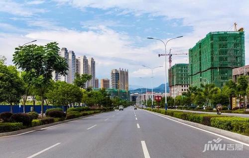 所以,建始新城来了,她带着一个城市的未来来了