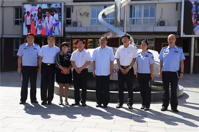 昌平区副区长,北京市公安局昌平分局局长刘泽一行到校