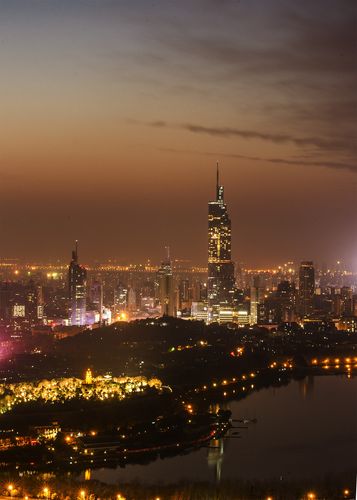 南京风光_紫金山上俯瞰南京城