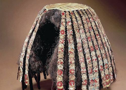 *古埃及假发,装饰了诸多宝石