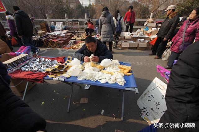 回顾当年济南凤凰山大集的热闹场面