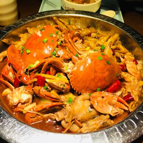 上海美食丨胖哥俩肉蟹煲的膏蟹煲的鸡爪简直太好吃了