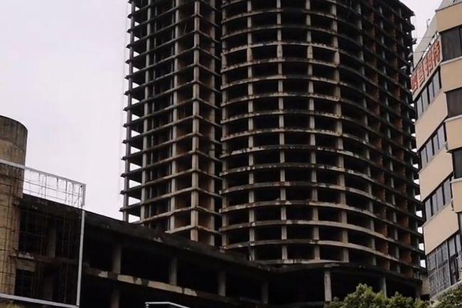 一昆明市中心烂尾楼,烂尾20多年,至今无人接手