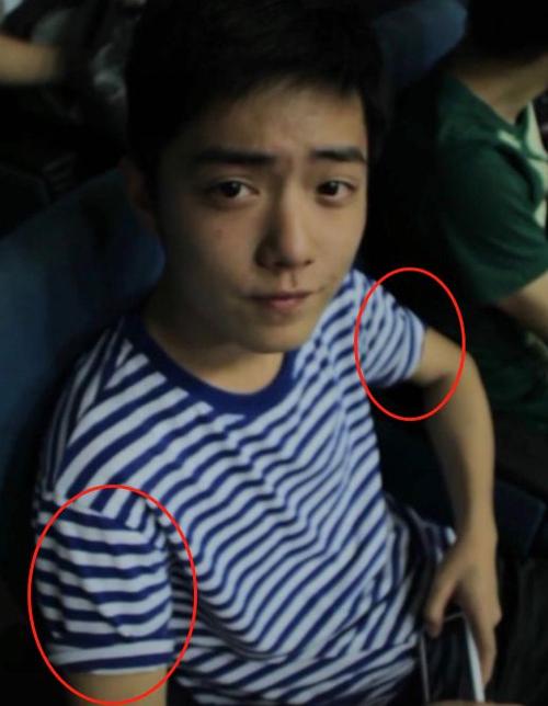 肖战刚出道时手臂纤细,如今却变为麒麟臂,网友:童颜巨