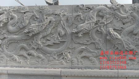  p>龙壁是我国特有的建筑形式,有一龙壁,三龙壁,五龙壁,七龙壁,九龙壁