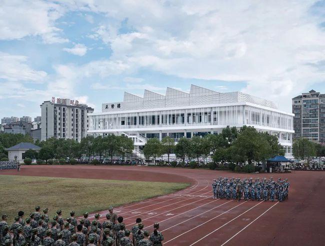 网格与平面宜黄一中综合楼以靠建筑