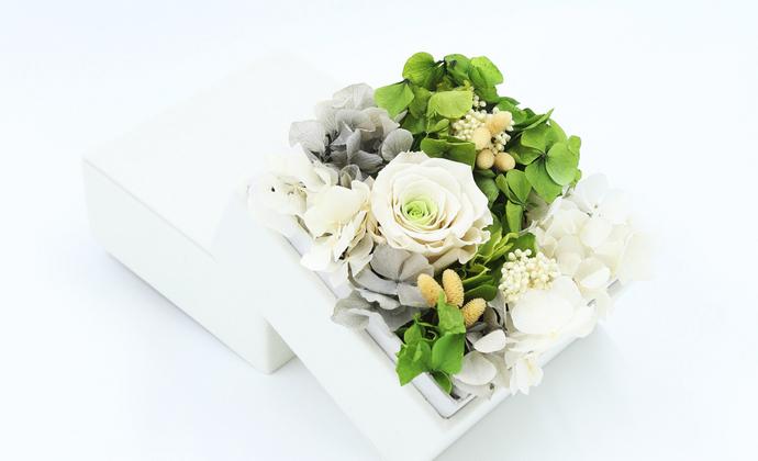 清塘荷韵(不凋谢的保鲜花礼盒,手工插花作品,情人节约会礼物信物)