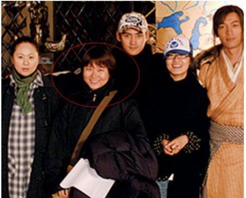 胡歌发微博追忆张冕