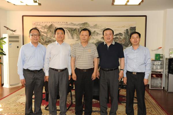 何黎明会见河北物流集团董事长李建忠