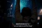 女魔术师水箱逃脱失败,食人鱼掉入水中,美女这下玩大了