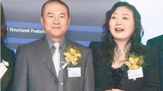 "地产一姐"龙湖吴亚军,白手起家,离婚分前夫200亿