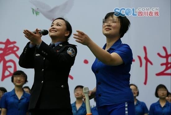 因己罪,入女监… 成都1000名女服刑人员诵"三字经"