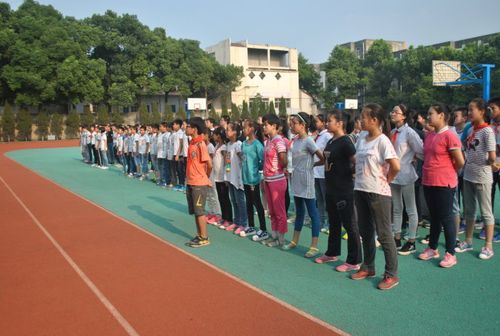 马鞍山市第十一中学组织开展初一新生军训汇演活动