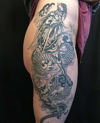 新传统侧腰龙纹身图案 - 纹身图案大全 - 怪咖纹身刺青