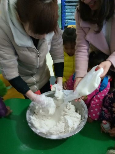 幸福之家幼儿园大班 欢欢喜喜闹元宵