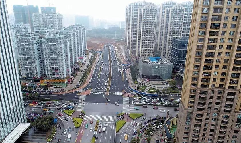 2018年11月28日 南宁吴圩国际机场至大塘高速公路建成通车 2018年11月