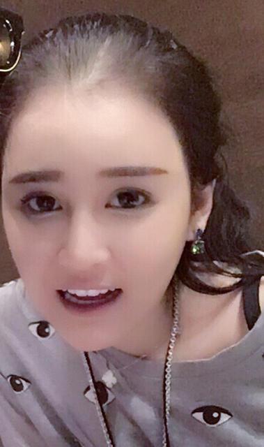 赵本山女儿晒比基尼照 "球球"名副其实