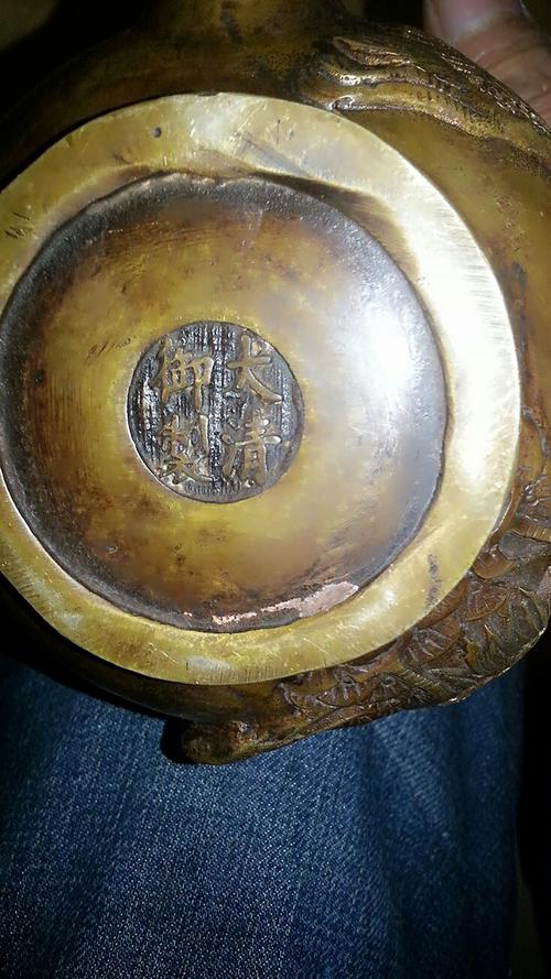 本人有一把大清御制八仙铜提梁