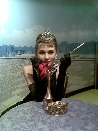 我最爱的twins - picture of madame tussauds shanghai, shanghai