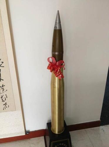 霸气两门炮弹摆件