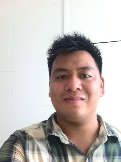 大家看看此人长的像不像老实人.还是不像了.
