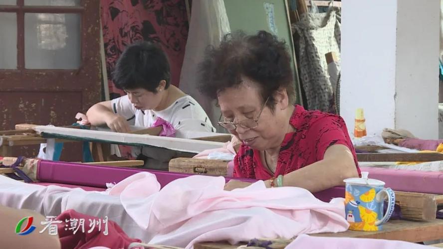 周溢在无声世界里传承潮绣艺术