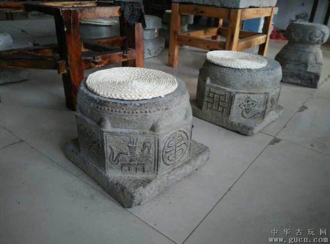 青石柱墩一对