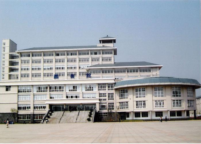 武汉大学东湖分校图书馆网架