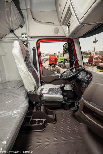 东风柳汽乘龙h5危险品车 前四后八9米6厢式危货车 可上三八九类