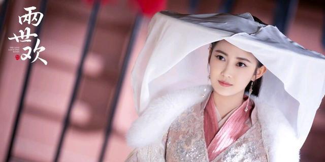 陈钰琪现代首秀不佳!《昔有琉璃瓦》发际线堪忧,官方p