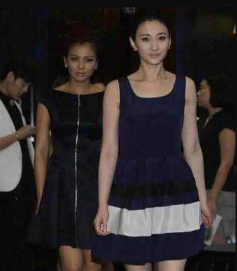 42岁李小冉同框40岁刘涛,网友:一个似贵妇,另一个似村妇!