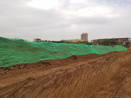 开挖土方已及时覆盖