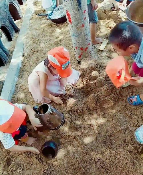 上安中心幼儿园小班户外游戏探索与创新(一)——沙池篇