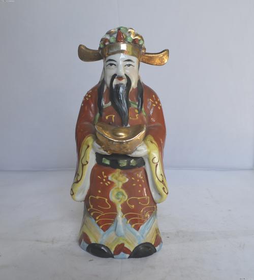 三个神像
