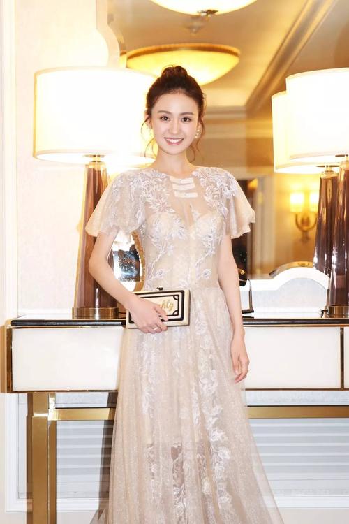 shenbai星范郑合惠子90后人气小花吸粉无数