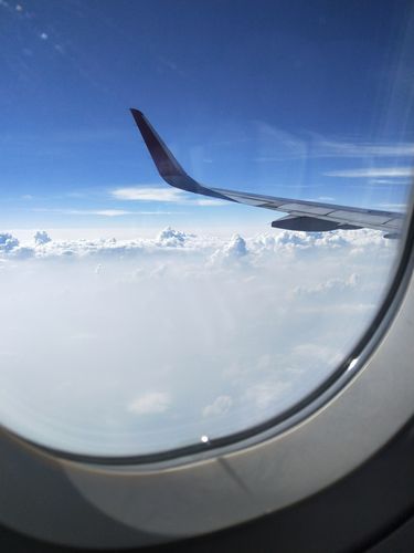 这次广越旅游返家乘座飞机正好在窗口,慎拍了几张照片