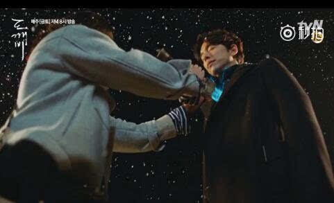 《孤单又灿烂的神:鬼怪》第6集 女主拔不出剑鬼怪千年初吻没了