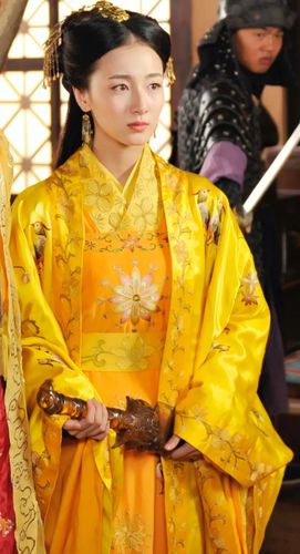 她是电视剧《轩辕剑之天之痕》中的如烟.