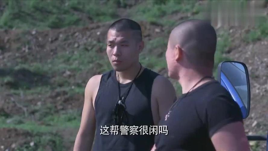 各个击破:黑砖窑抓人当苦力,男工人想逃跑被车活生生